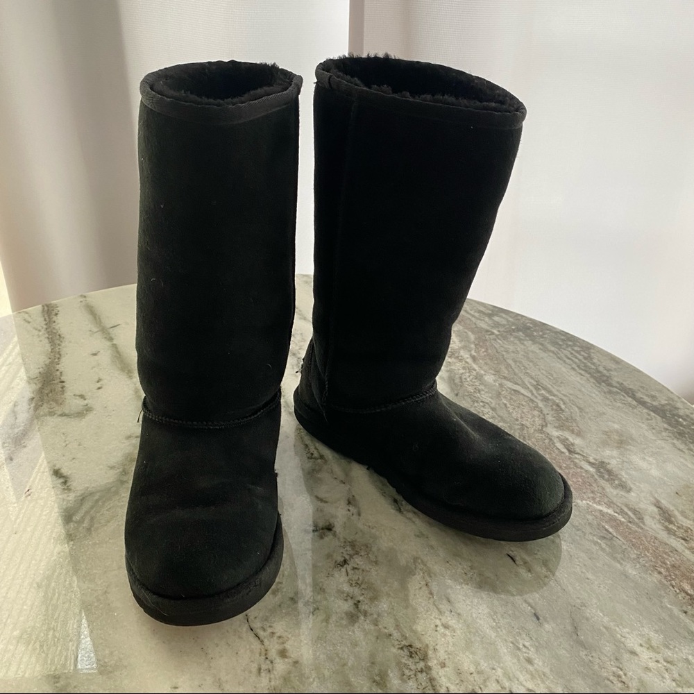 Black Uggs